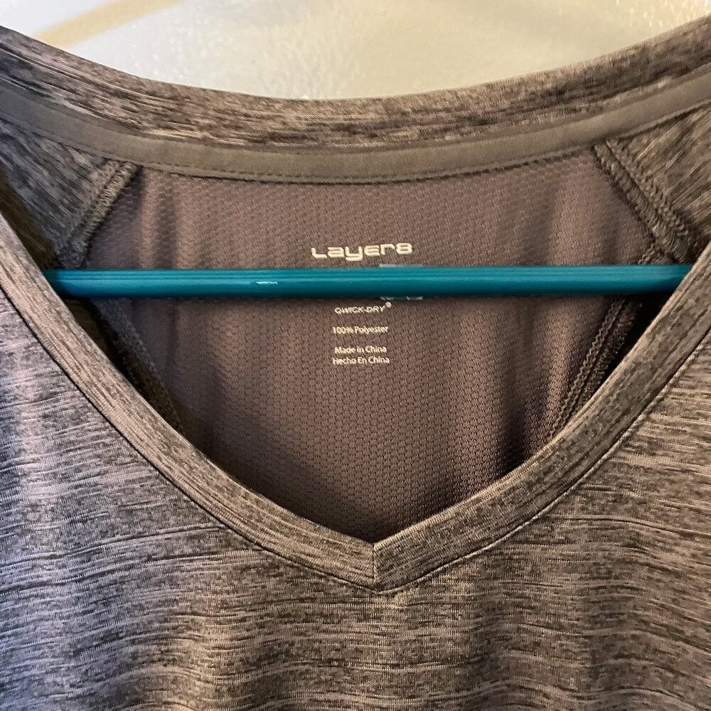 NWT Layer 8 Performance Tee Gray V-neck Size Large - Picture 7 of 9